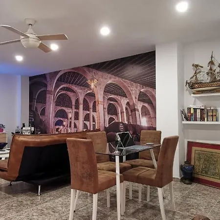 Amazing Penthouse With Views To The Castle Апартаменты *