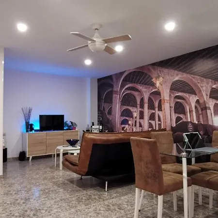 Апартаменты Amazing Penthouse With Views To The Castle