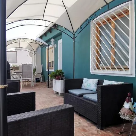 Апартаменты Amazing Penthouse With Views To The Castle *