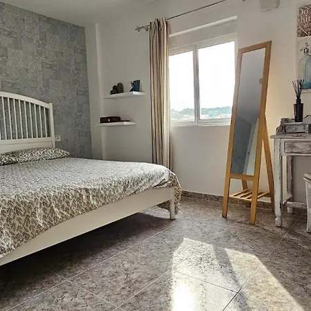 Amazing Penthouse With Views To The Castle Апартаменты *